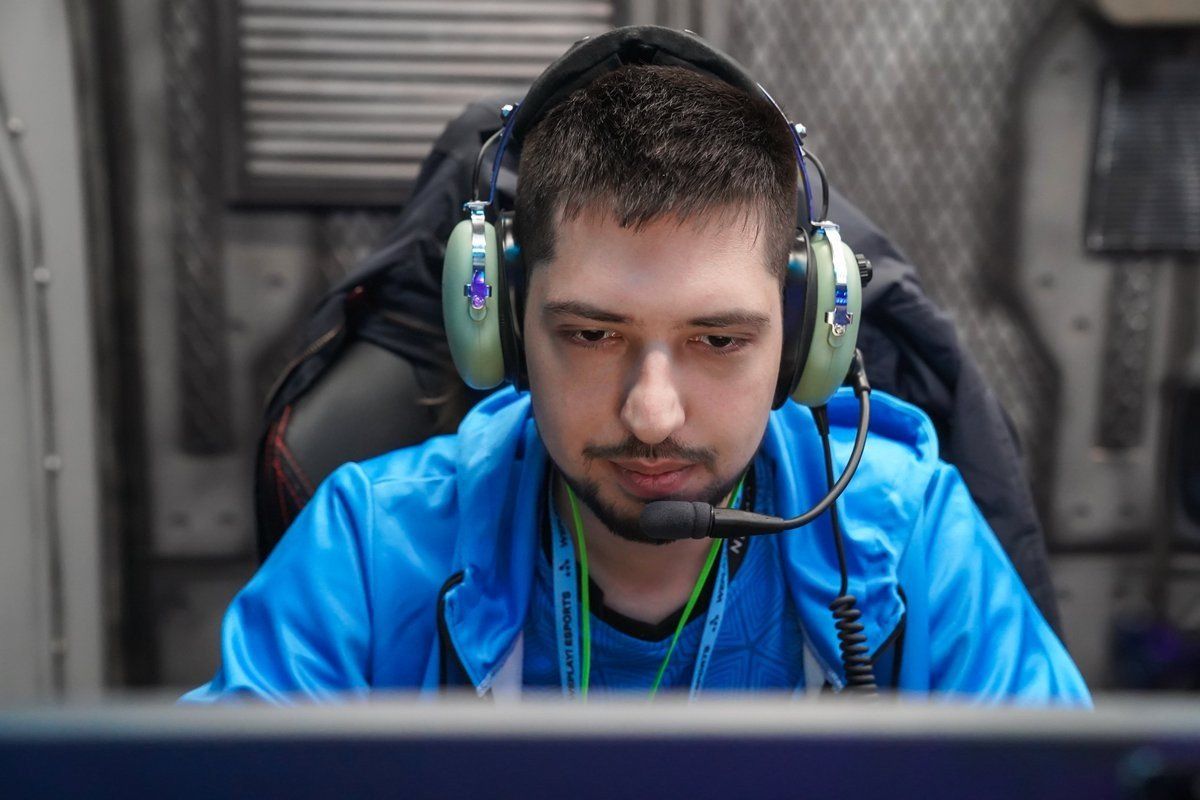 W33