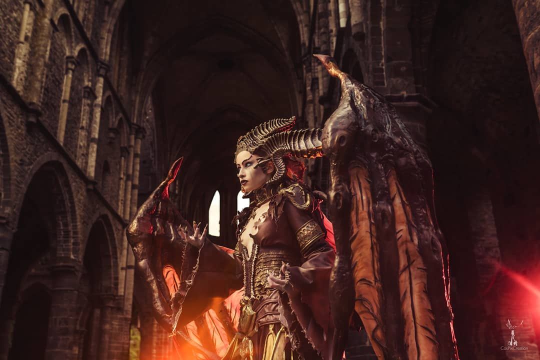 Косплей на Lilith из Diablo IV. Автор: Maike Huster. Фото: Cos Pix Creation. Источник: instagram.com/cospixcreation. 