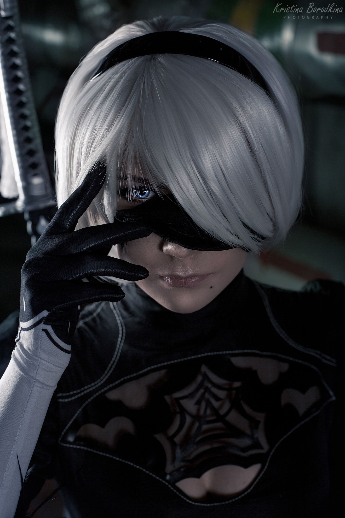 Косплей на 2B из NieR: Automata. Косплеер: Вера OICHI Андреева. Фотограф: Кристина Бородкина. Источник: vk.com/oichidream