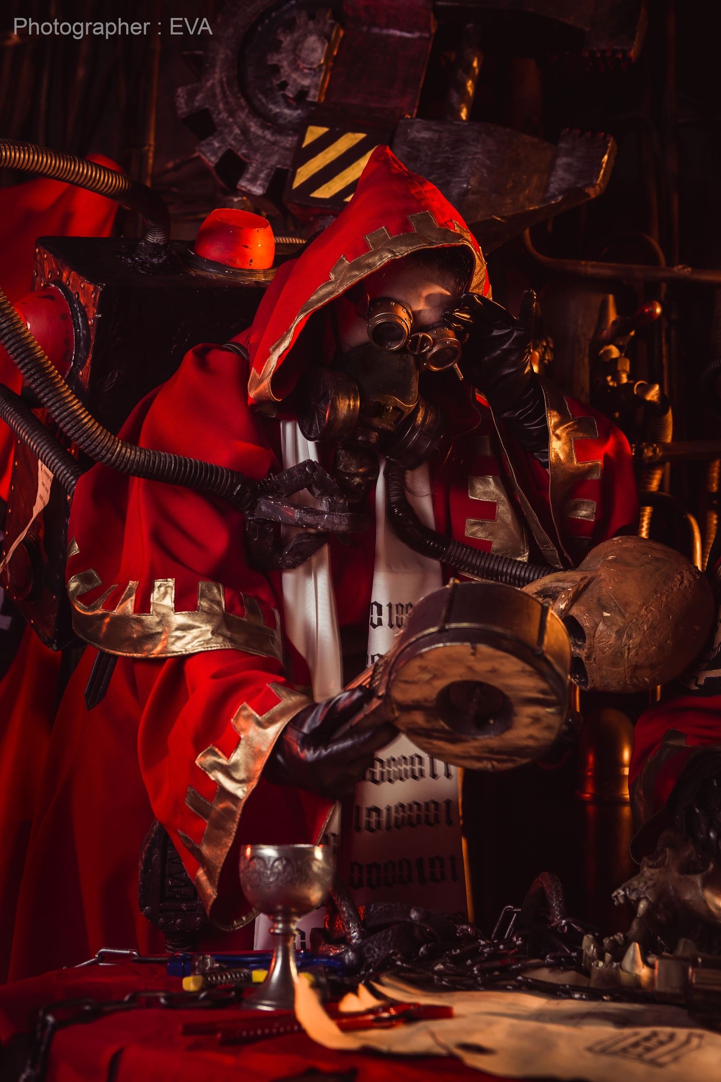 Косплей на Saint Silvana, Adeptus Mechanicus. Warhammer40000. Косплееры: Вrickus, Uchiha Madara, Dominion Terran. Источник: vk.com/eva_cosplay