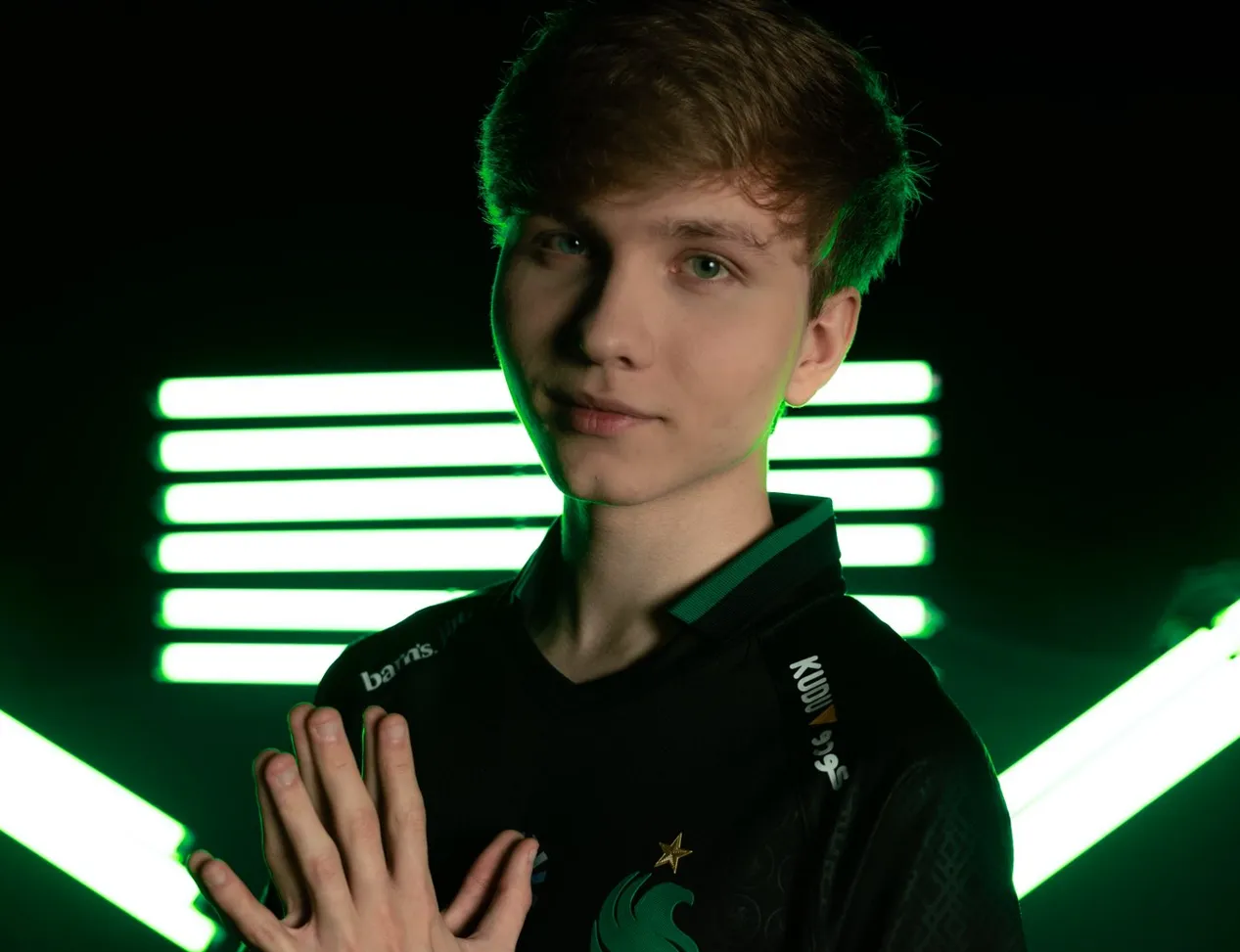 M0NESY в форме Falcons | Источник: страница Falcons Esports в X
