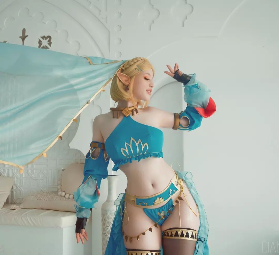 Косплей на эльфийку Зельду из The Legend of Zelda: Breath of the Wild. Косплеер: Лада Люмос. Фотограф: Диана. Ссылка на косплеера: vk.com/lyumoslada