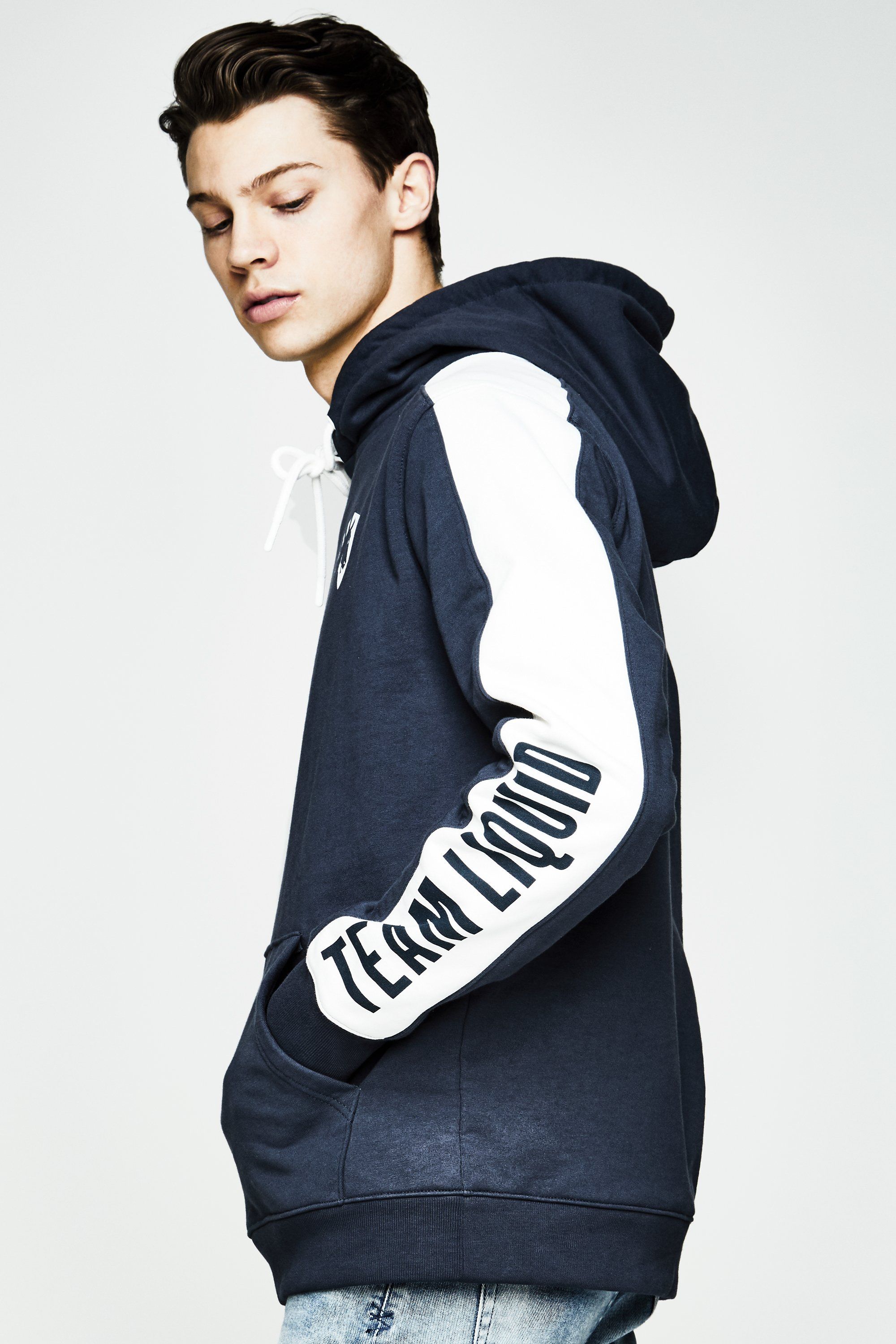 Liquid Color Blocking Hoodie.
Источник: Team Liquid