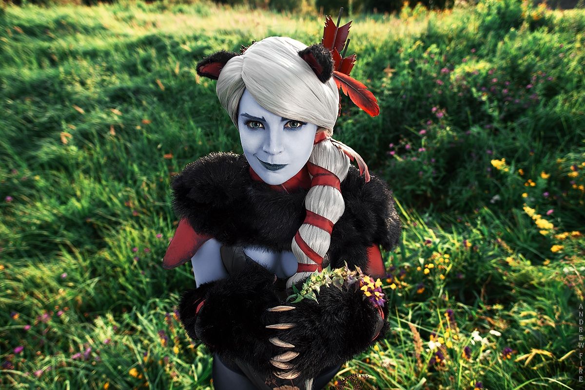 Косплей на Drow Ranger. Косплеер: Мария Желнова. Фотограф: Андрей Теляев. Источник: vk.com/andrewfirephoto