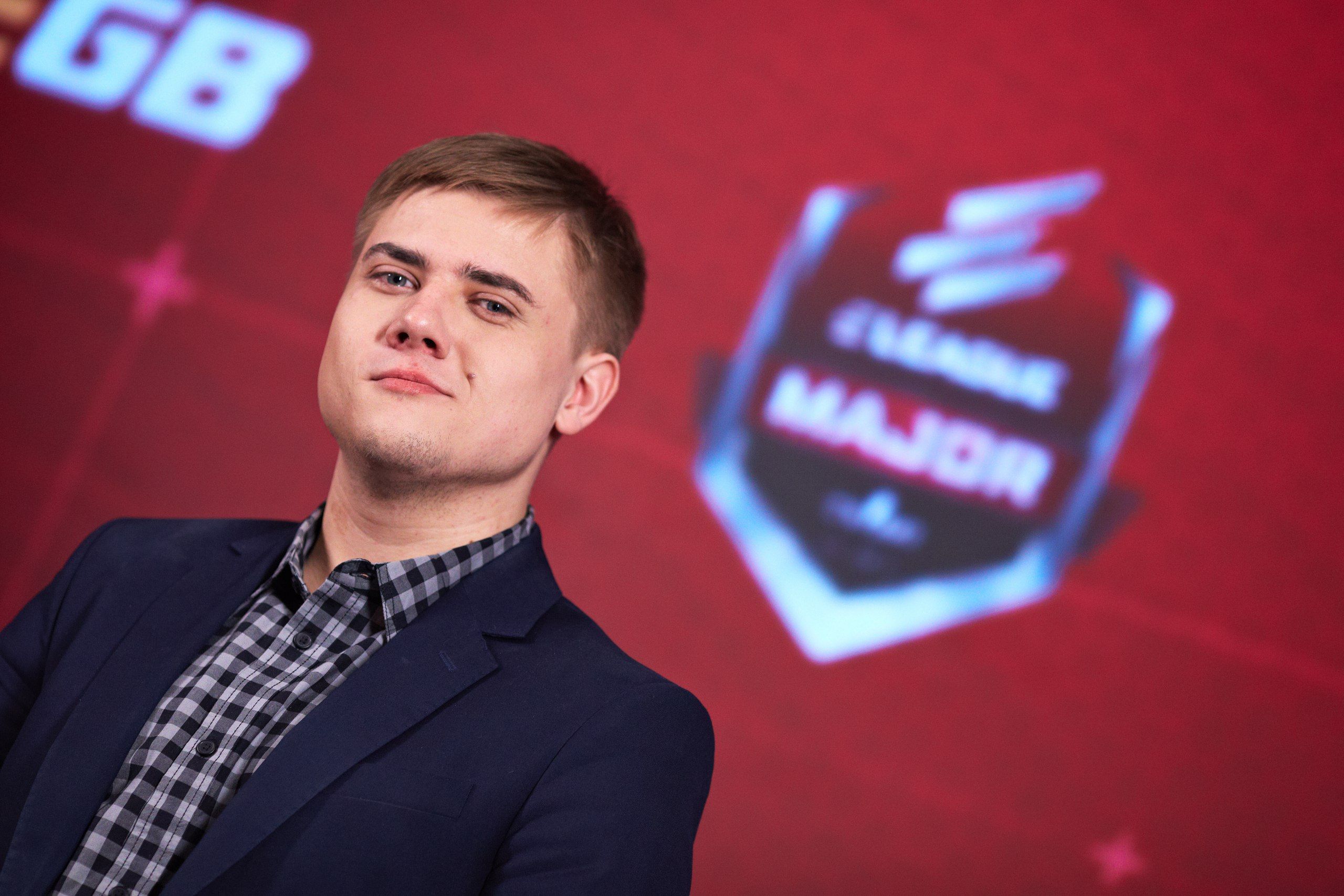 Комментатор SLTV/Maincast Leniniw