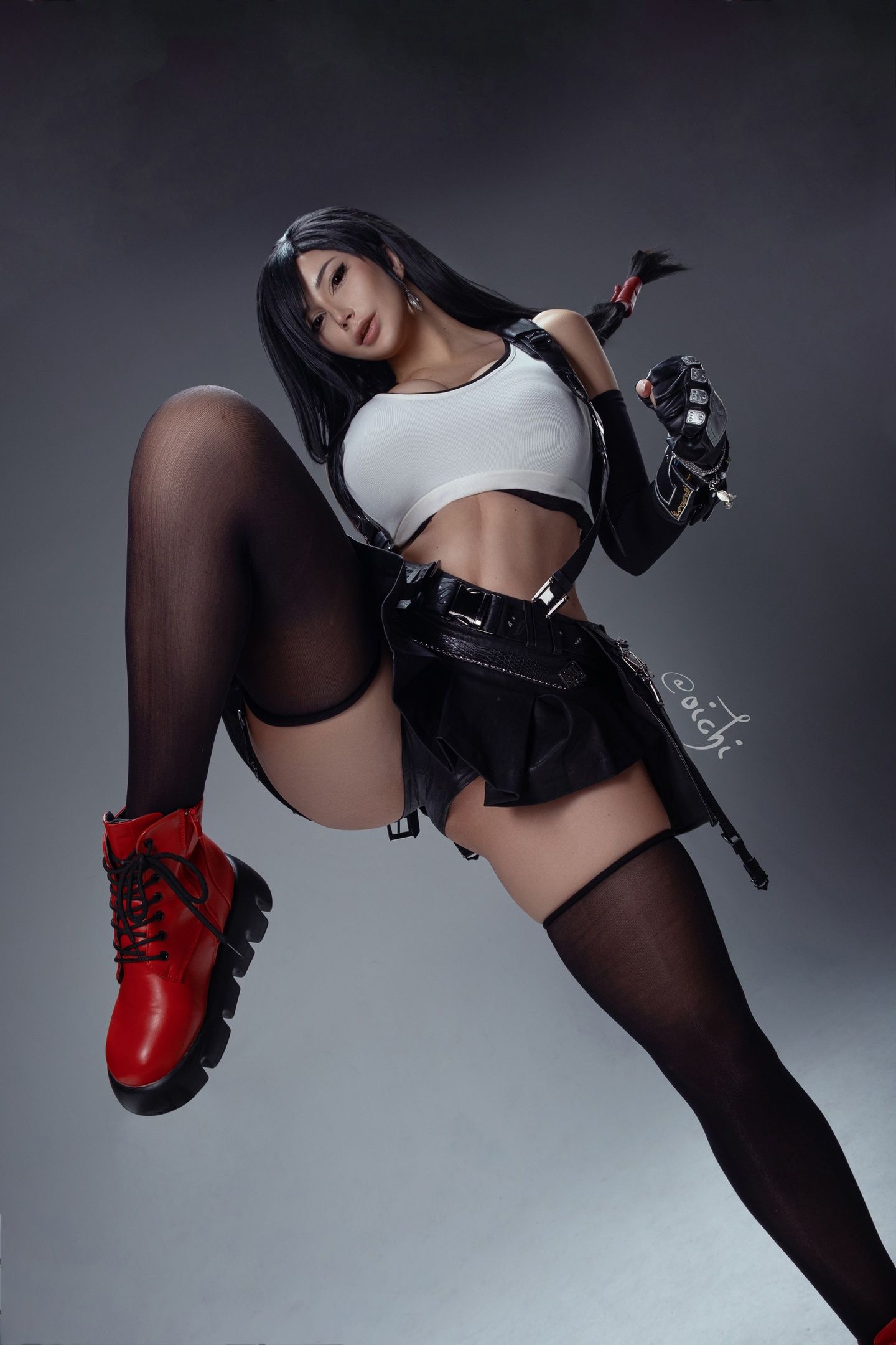 Косплей на Тифу Локхарт из Final Fantasy VII. Косплеер: OICHI. Источник: vk.com/club227533769