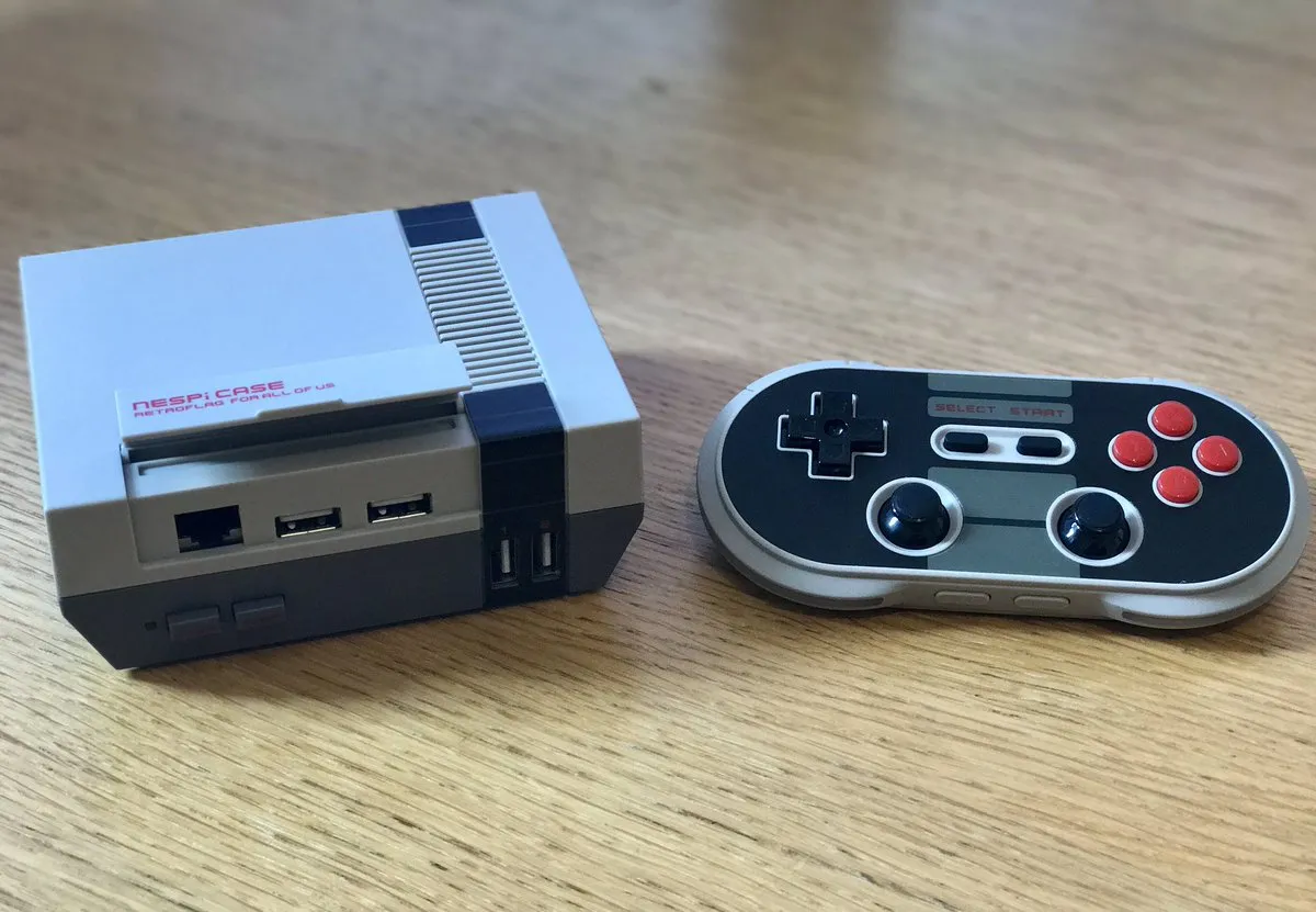Корпус в стиле NES