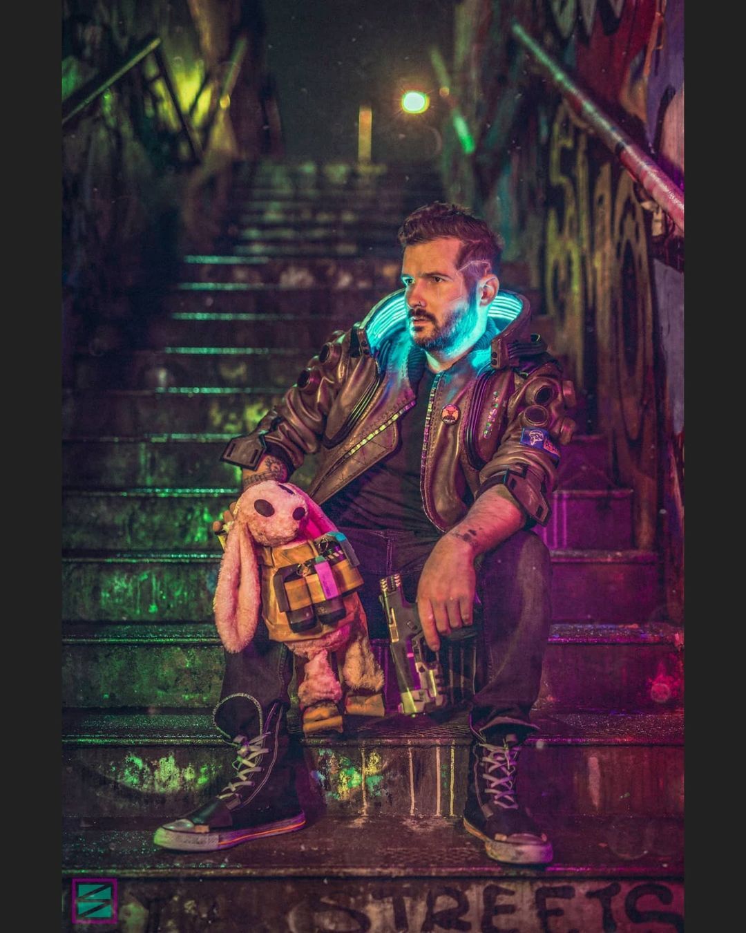 Косплей на V из Cyberpunk 2077. Модель: Andy Valentine. Источник: instagram.com/valentinecostumes