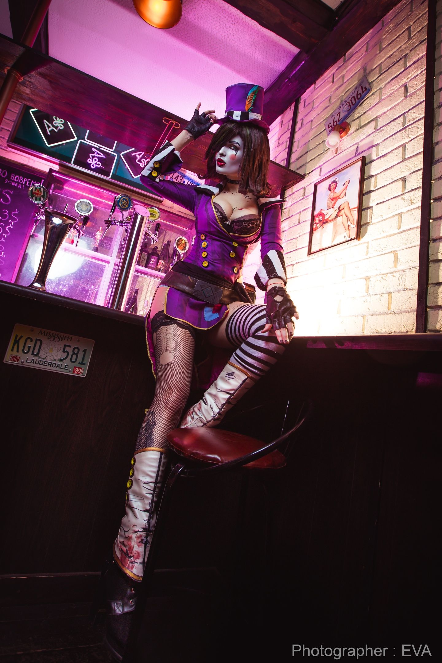 Косплей на Moxxi. Косплеер: Мария Фомина. Фотограф: Ева Давыдова. Источник: vk.com/eva_cosplay_photo