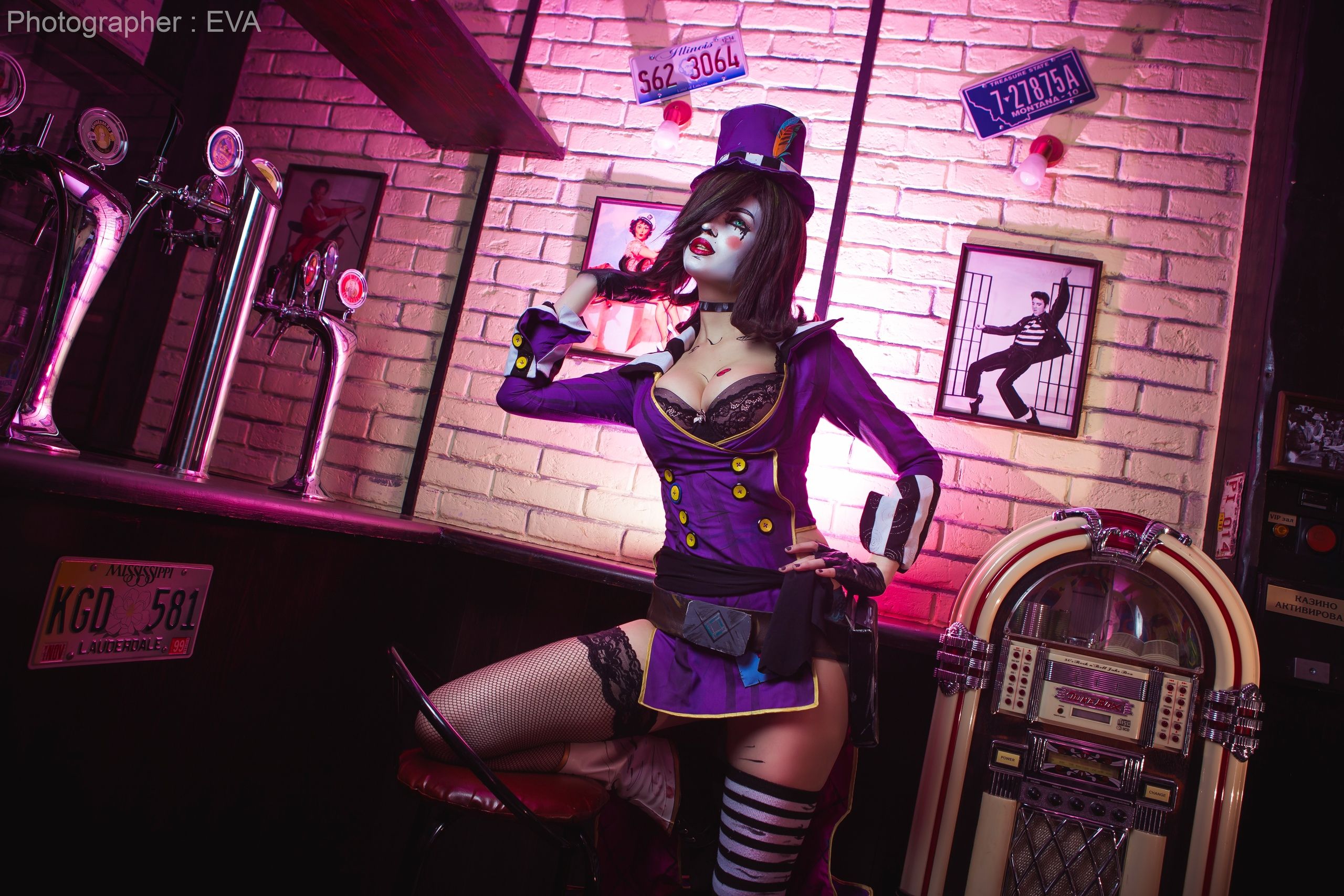 Косплей на Moxxi. Косплеер: Мария Фомина. Фотограф: Ева Давыдова. Источник: vk.com/eva_cosplay_photo