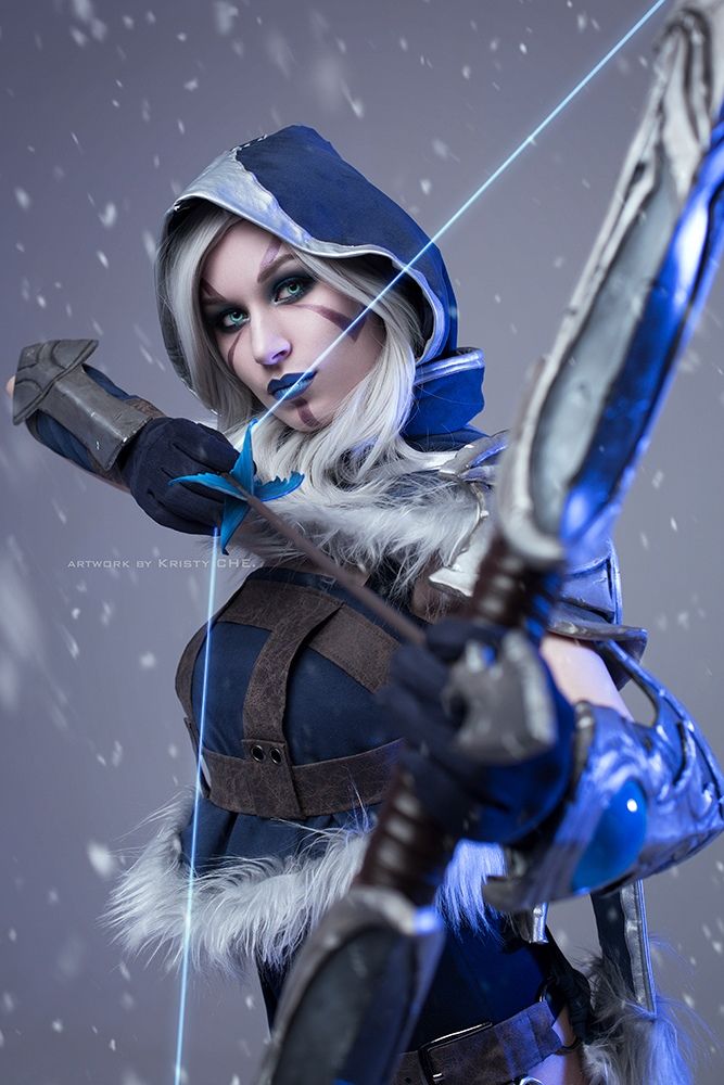 Косплей на Drow Ranger. Косплеер: Кристина Черниговская. Источник: vk.com/kristyche_cosplay