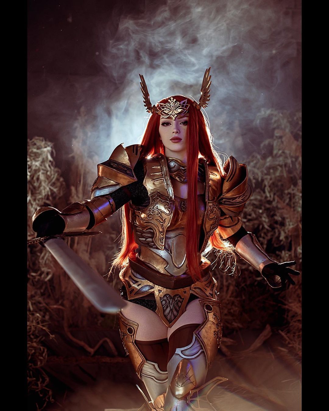 Косплей на персонажа Lineage II в сете ИК (Imperial Crusader Set). Косплеер: Мария Lady Melamory Давыдова.