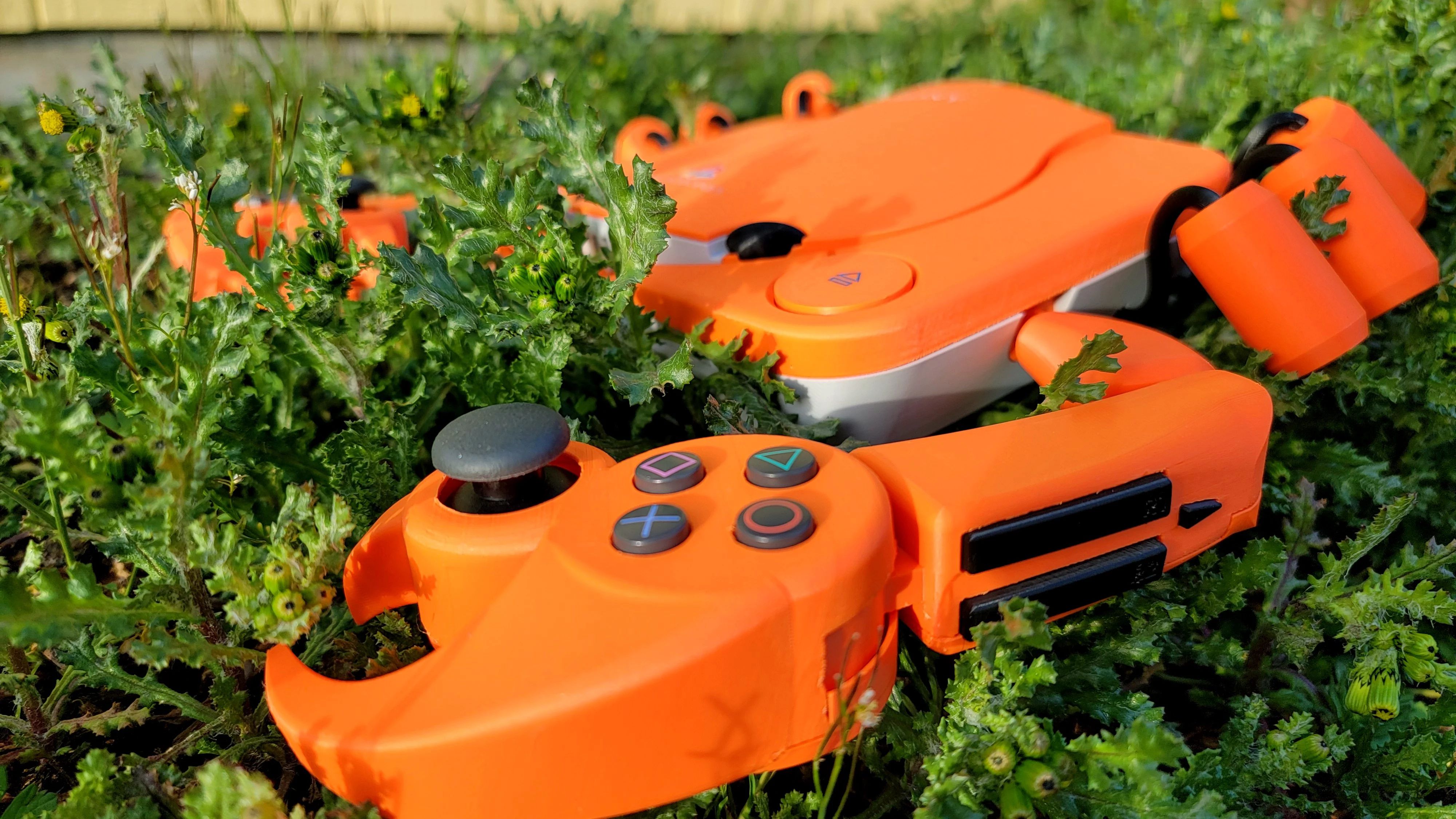 Консоль PlayStation в виде краба  от GingerOfMods по концепт-арту Anh Dang. Источник изображения: x.com/GingerOfMods