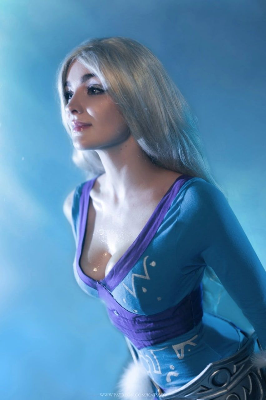 Косплей на Crystal Maiden из Dota 2. Косплеер: София Летяго. Фотограф: islen. Источник: vk.com/sansreve