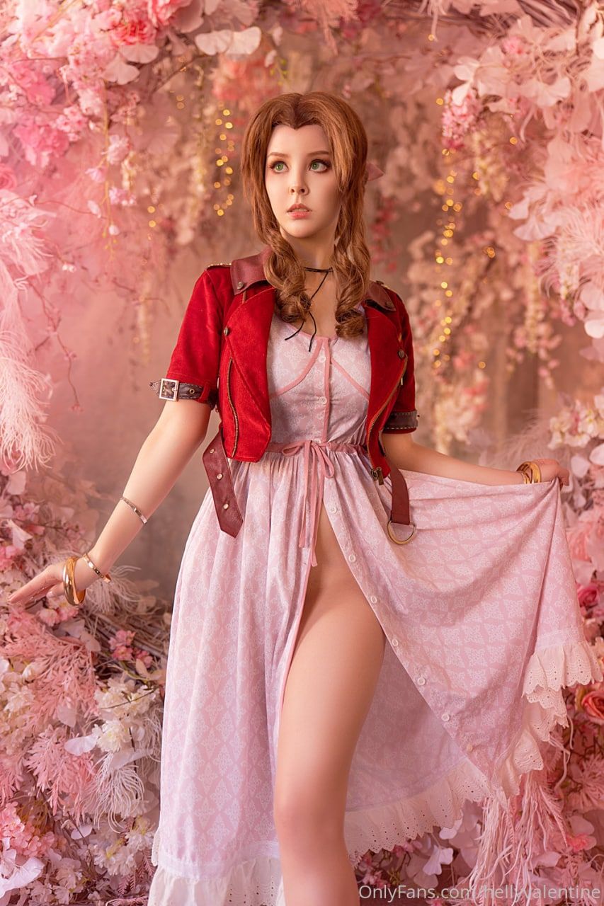 Косплей на Айрис Гейнсборо из Final Fantasy. Косплеер: Helly Valentine