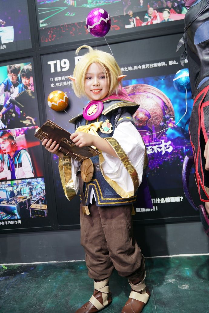 Молодой Инвокер на ChinaJoy 2019. Источник: Weibo