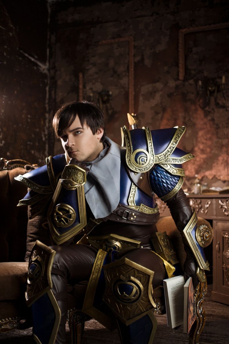 Косплей на Garen из League of Legends. Косплеер: WindWalk | vk.com/windwalk_in_cosplay. Фотограф: Рина Нерина. Источник: vk.com/nerinaphoto