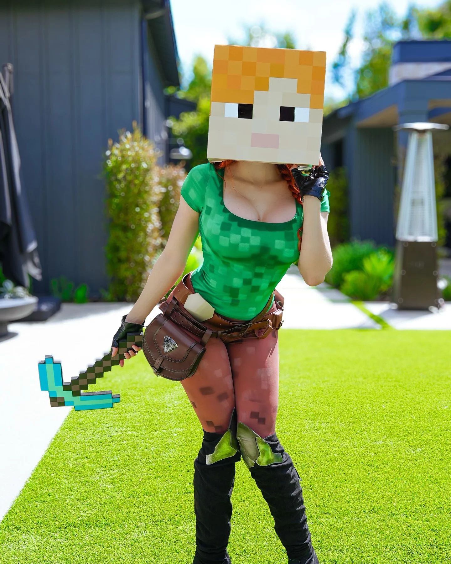 Косплей на Алекс из Minecraft. Модель Брианна Торрес. Источник: reddit.com/r/missbri