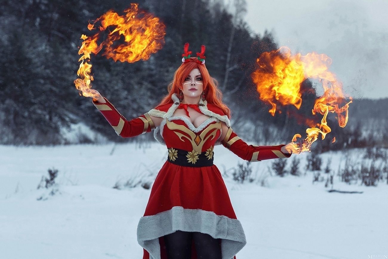 Новогодний косплей на Lina из Dota 2. Косплеер: Lunasha Cosplay