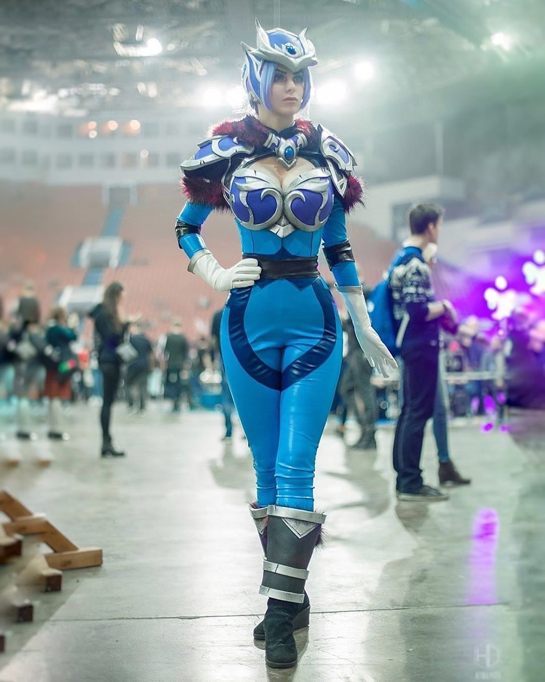 Косплей на Luna из Dota 2. Косплеер: Дарья Кравец. Источник: instagram.com/fishy_cosplay/