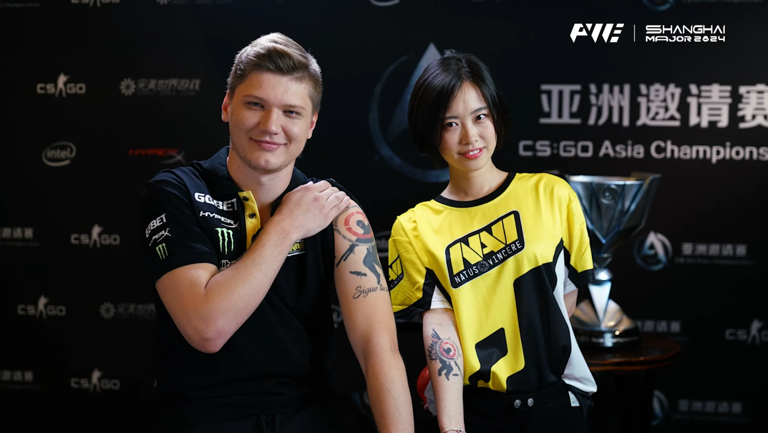 Фото s1mple с фанаткой в 2018-м