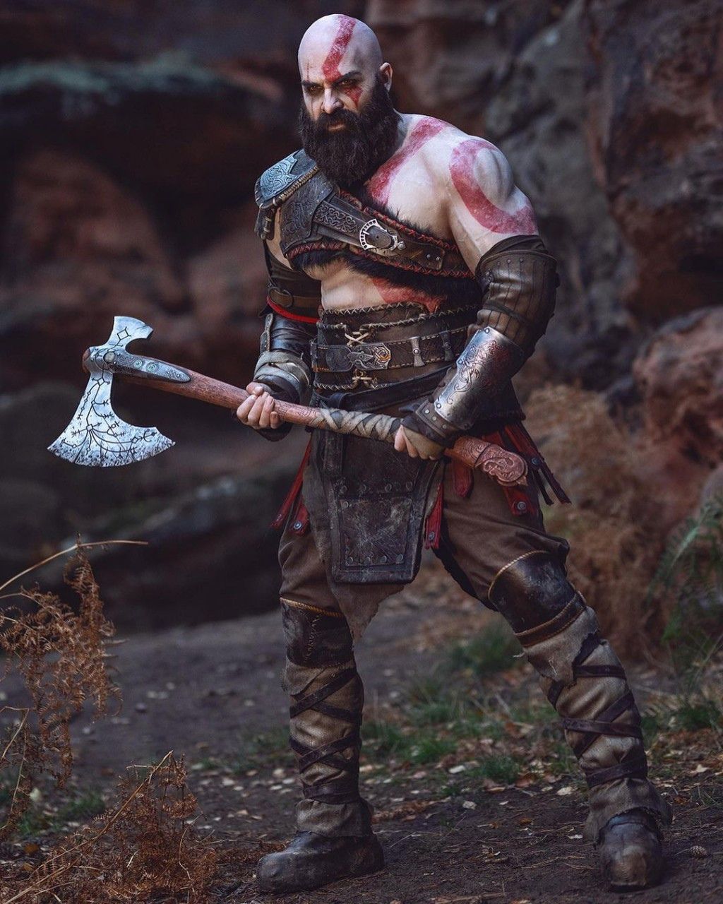 Косплей на Кратоса из God of War. Косплееры: Maul (Кратос) и Korriban (Атрей). Источник: социальные сети косплееров