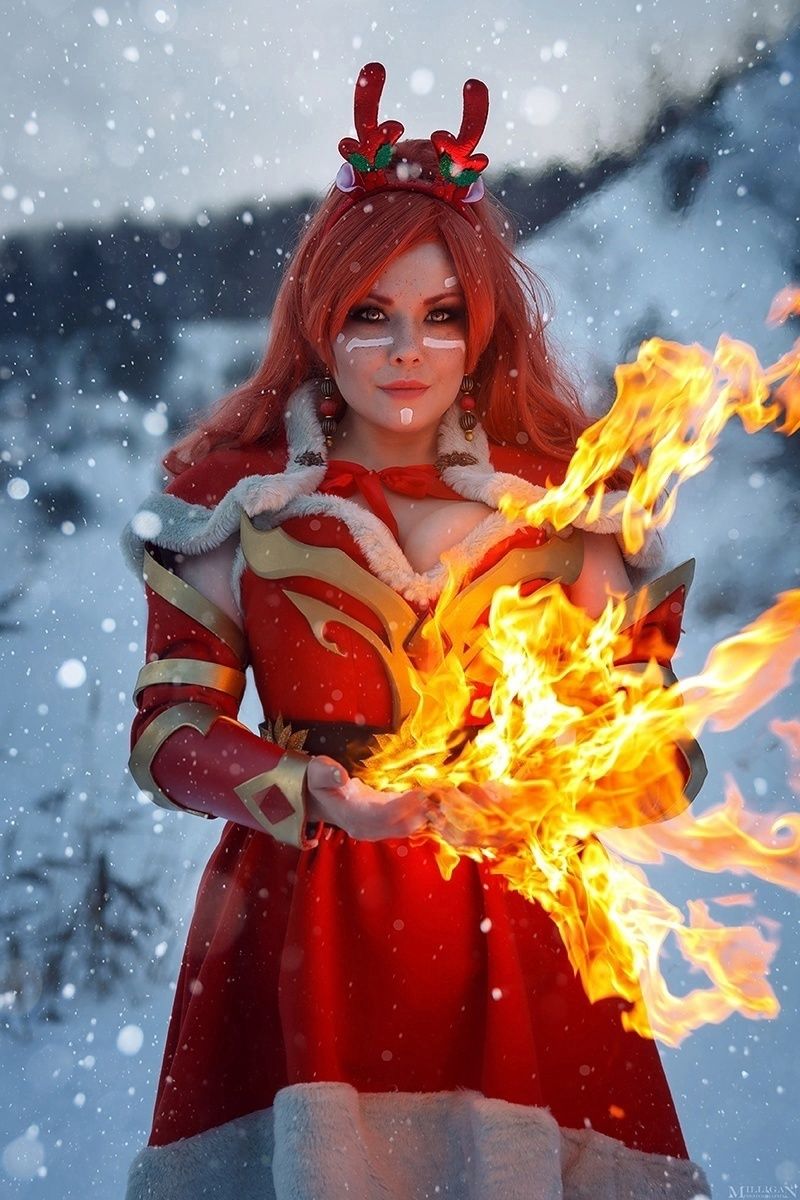 Новогодний косплей на Lina из Dota 2. Косплеер: Lunasha Cosplay