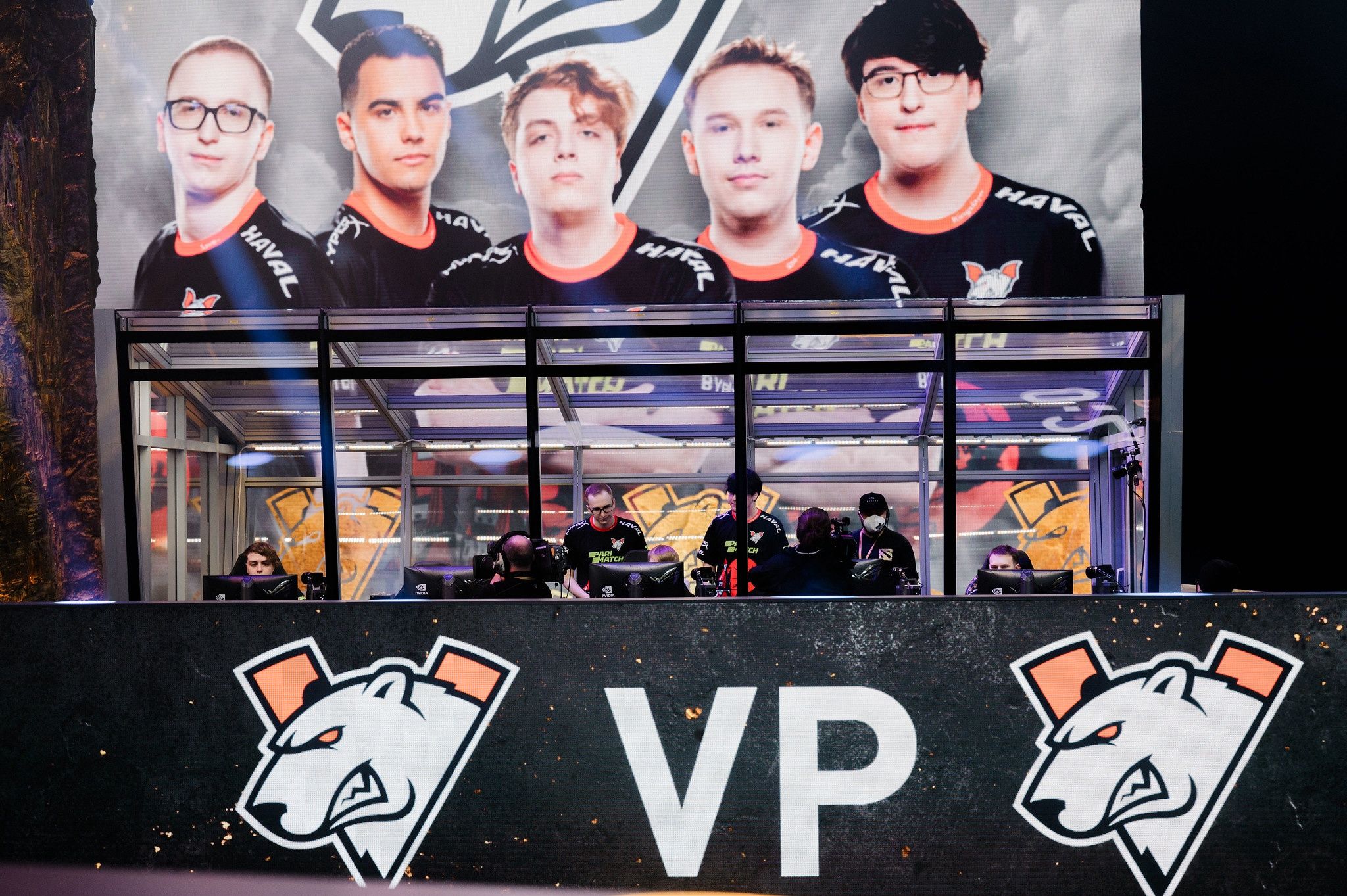 Игроки прошлого состава Virtus.pro на The International 10.
Источник: Valve