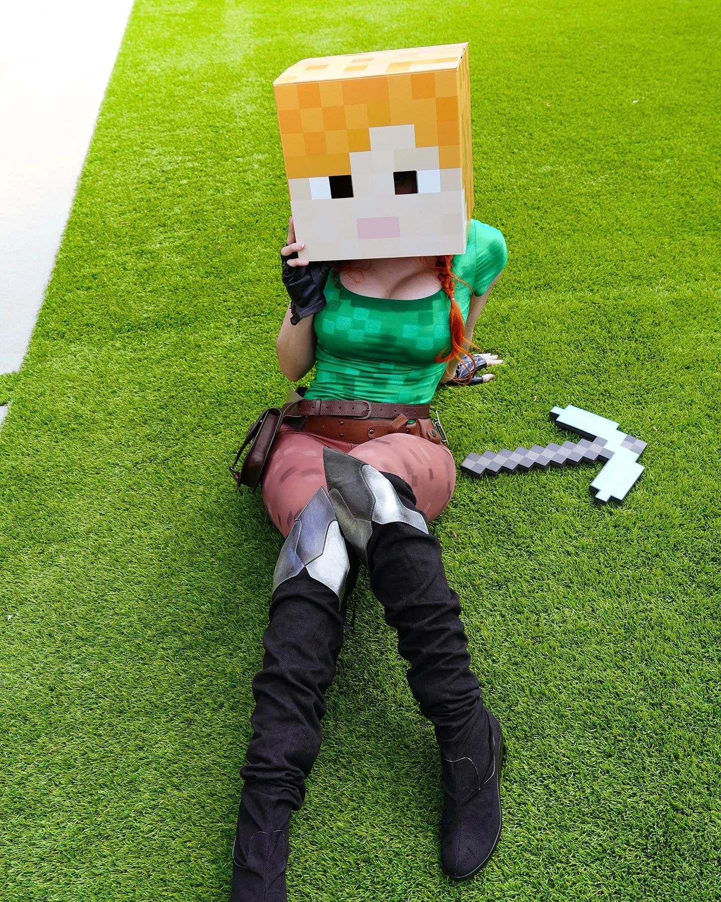 Косплей на Алекс из Minecraft. Модель Брианна Торрес. Источник: reddit.com/r/missbri