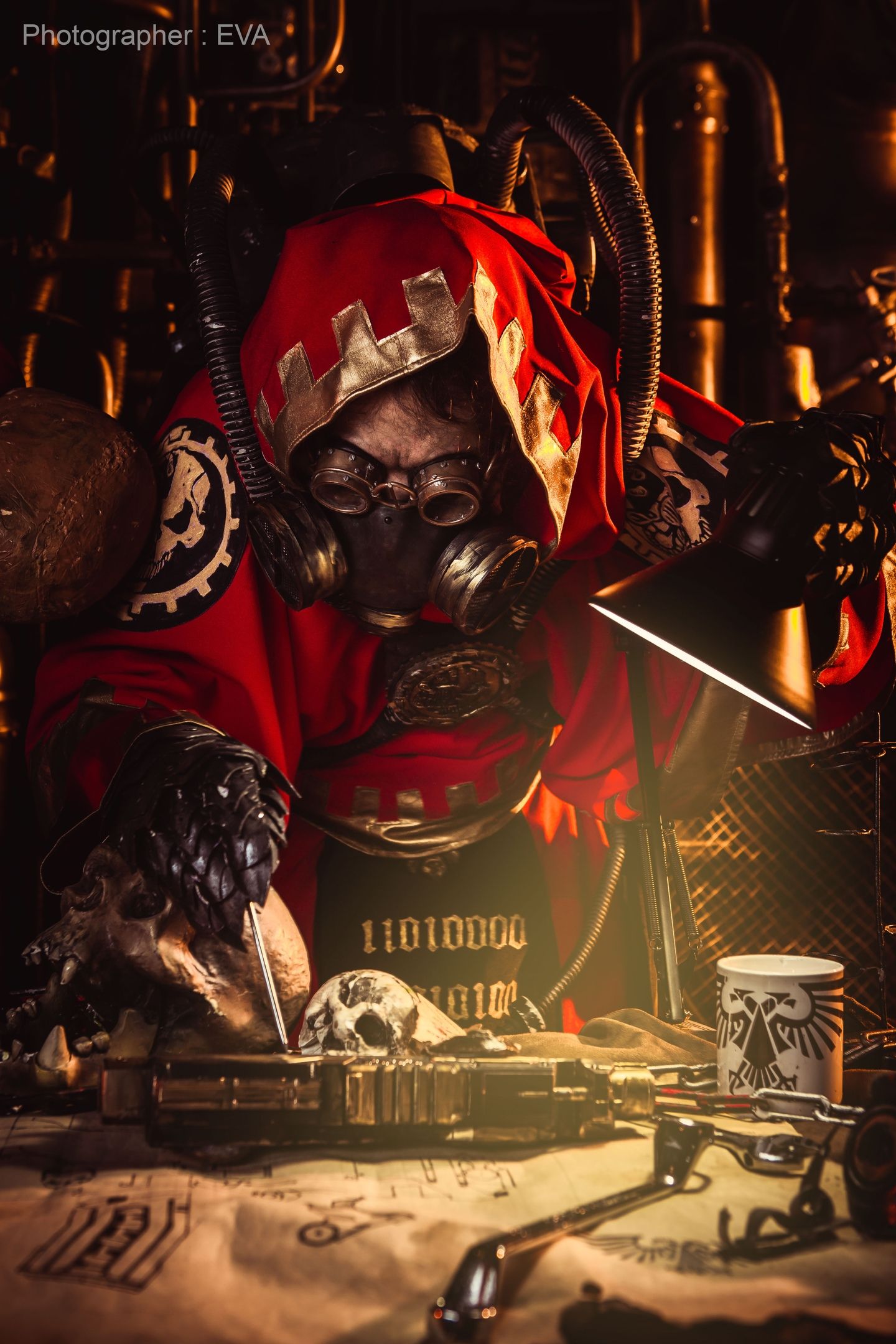 Косплей на Saint Silvana, Adeptus Mechanicus. Warhammer40000. Косплееры: Вrickus, Uchiha Madara, Dominion Terran. Источник: vk.com/eva_cosplay