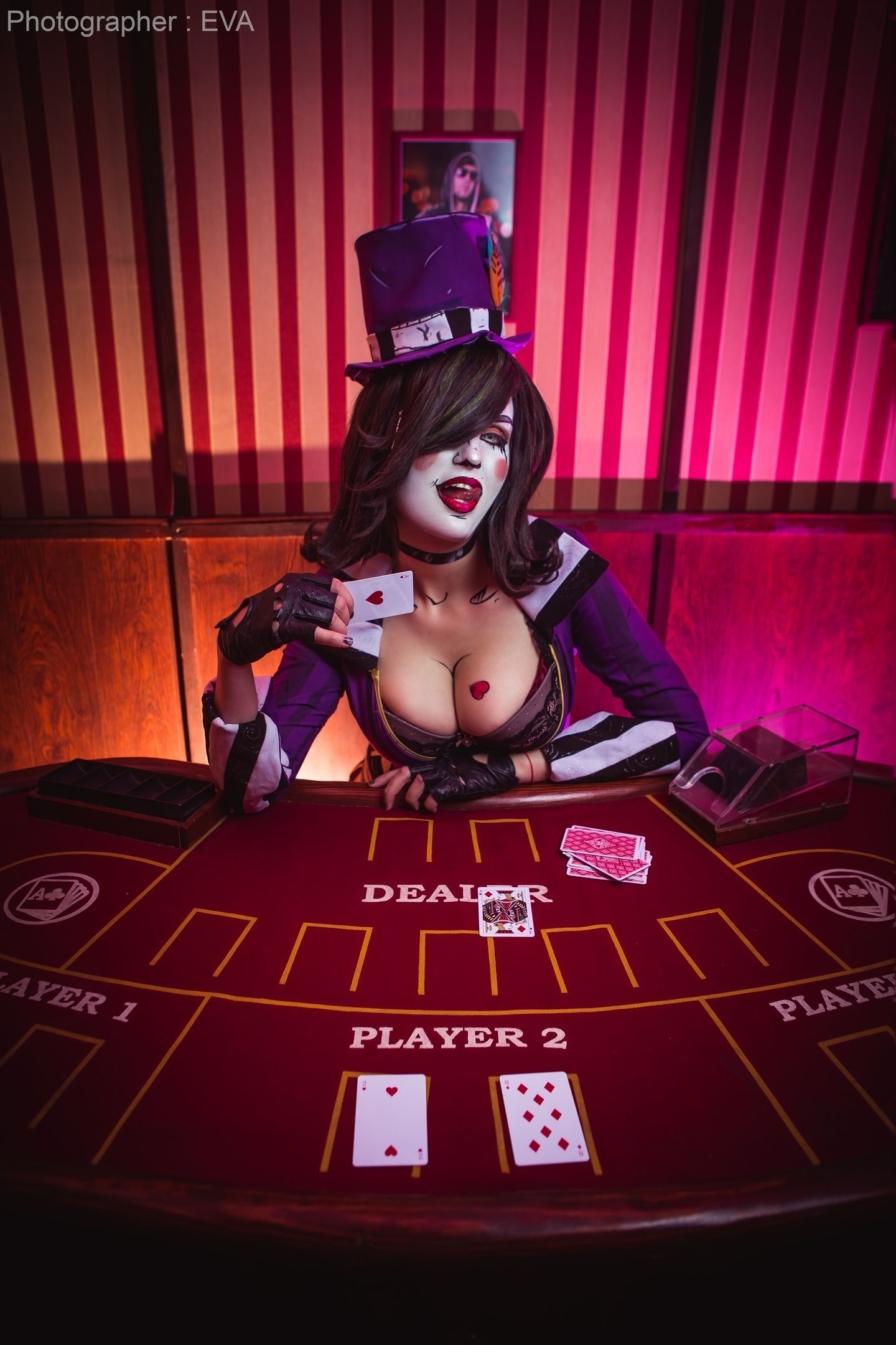 Косплей на Moxxi. Косплеер: Мария Фомина. Фотограф: Ева Давыдова. Источник: vk.com/eva_cosplay_photo