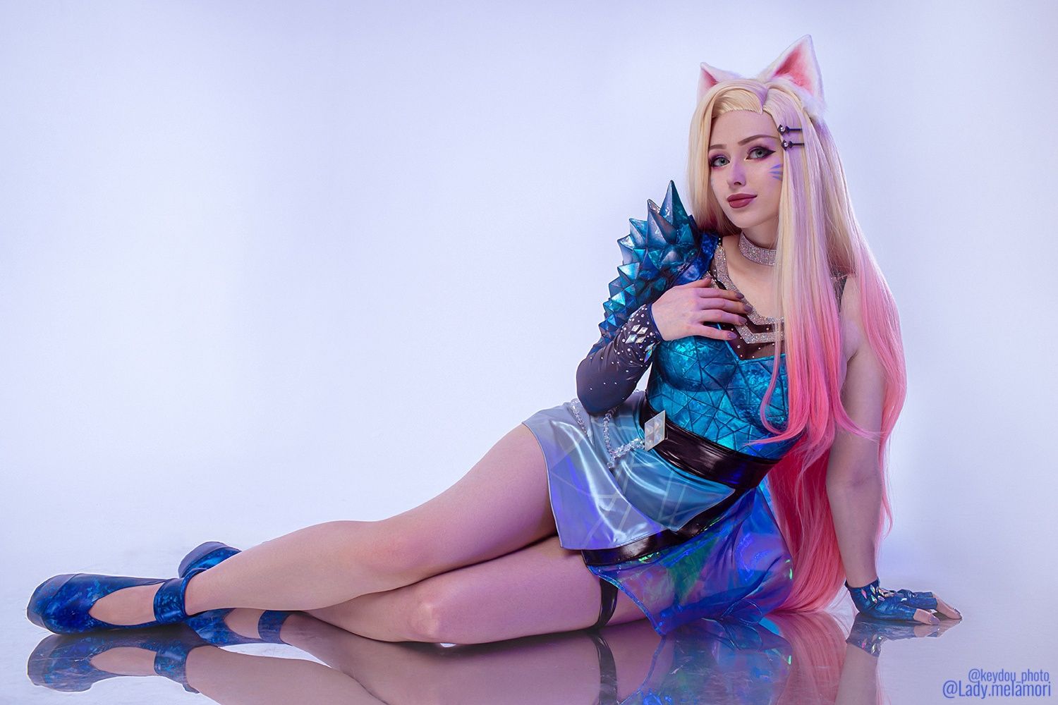 K-pop айдол из K/DA &mdash; косплей на Ари из League of Legends. Косплеер: Lady Melamori. Фотограф: KeyDou. Источник: vk.com/melamoricosplay