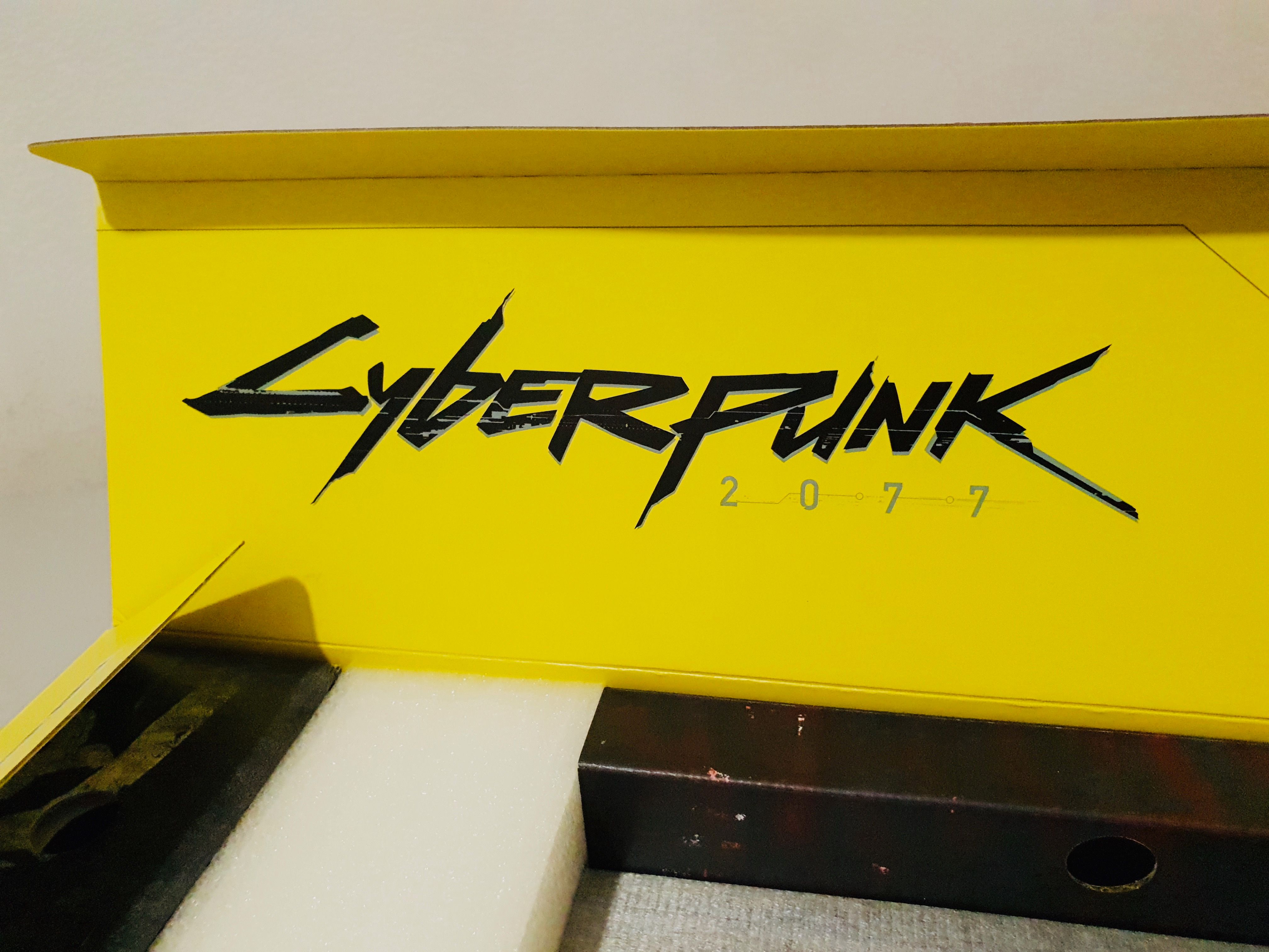 Xbox One X в стиле Cyberpunk 2077. Источник: reddit