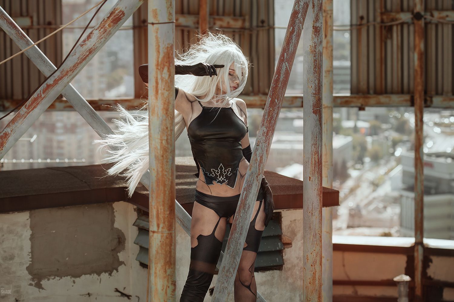 Сексуальный косплей на A2 из NieR: Automata. Косплеер: @katsumi_tori Фотограф: @aster_shade