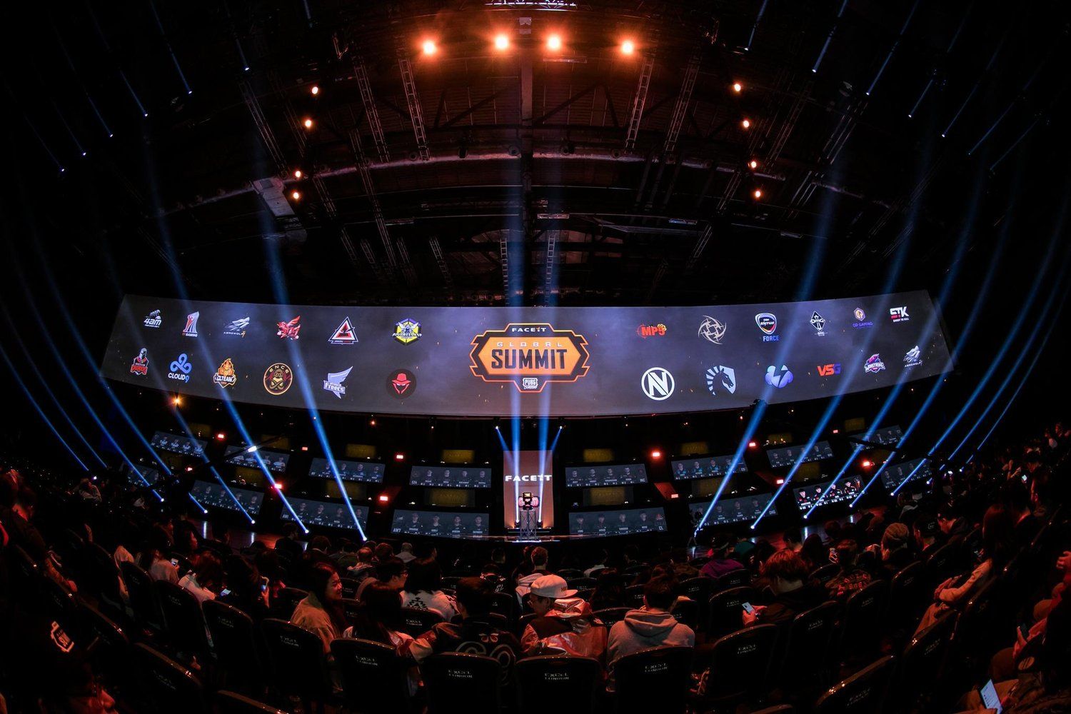 Сцена FACEIT Global Summit