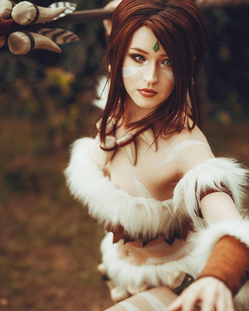 Косплей на Нидали из League of Legends. Косплеер: cheesu_cosplay. Фотограф: fotostegnitz.