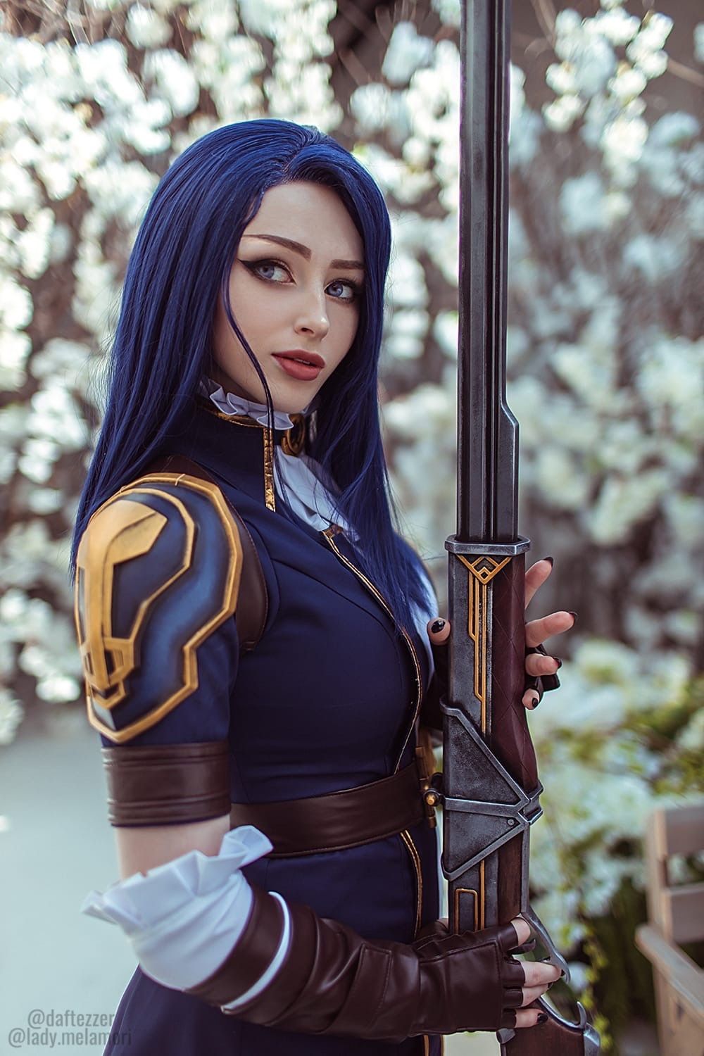 Персонаж: Кейтлин из сериала «Аркейн» по League of Legends. Косплеер: Мария Lady Melamory Давыдова. Фотограф: Александра Станкевич. Источник: vk.com/melamoricosplay