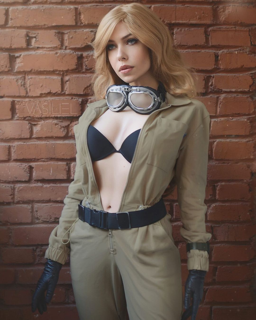 Косплей на Еву из Metal Gear Solid 3. Косплеер: Vasiliel_cos. Источник: социальные сети модели, твиттер, «ВКонтакте» — vk.com/vasilielcosplay