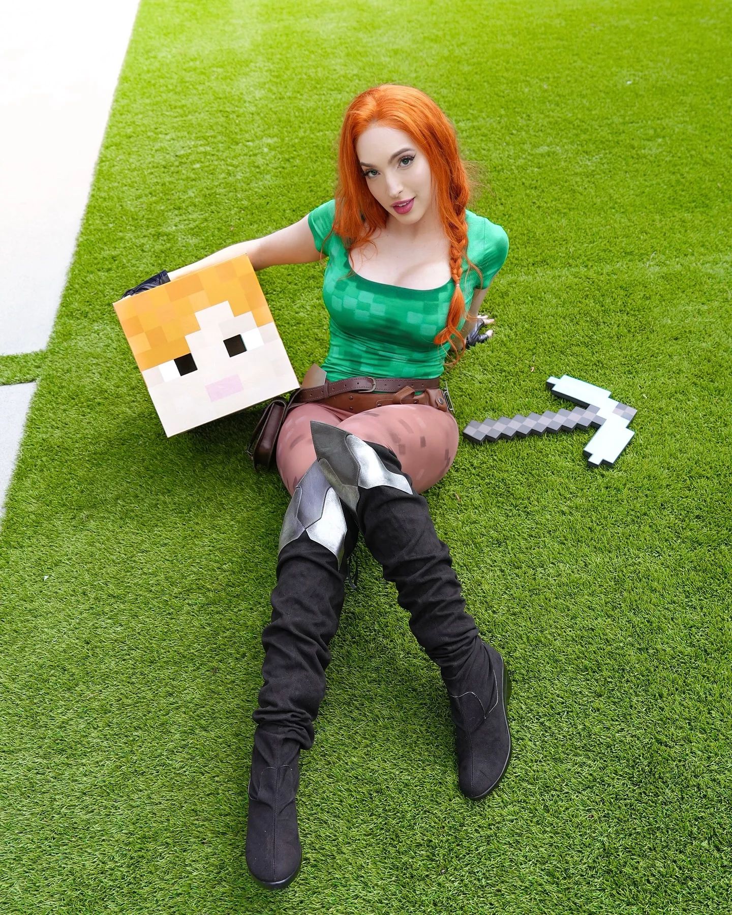 Косплей на Алекс из Minecraft. Модель Брианна Торрес. Источник: reddit.com/r/missbri