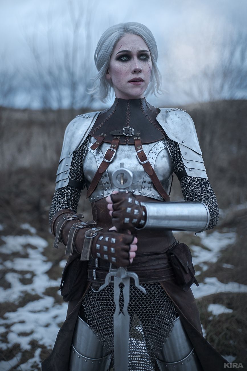 Косплей на Цири из The Witcher 3: Wild Hunt. Косплеер: Ольга Хаку. Фотограф: Кира Митенкова. Источник: https://vk.com/frau_haku