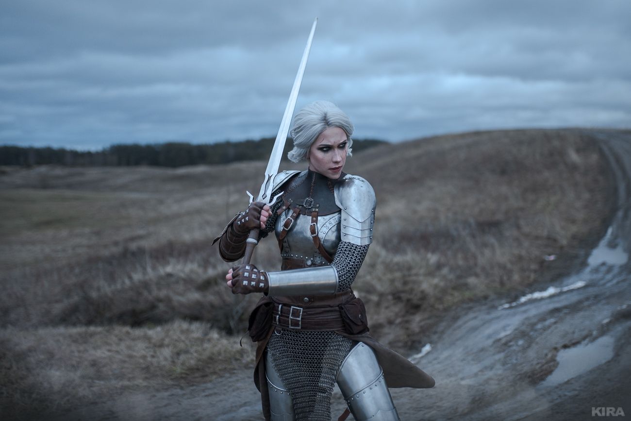 Косплей на Цири из The Witcher 3: Wild Hunt. Косплеер: Ольга Хаку. Фотограф: Кира Митенкова. Источник: https://vk.com/frau_haku