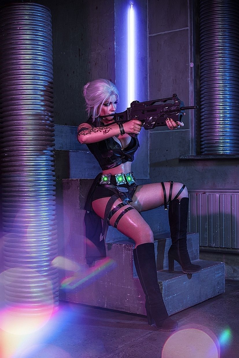 Косплей на Цири из Cyberpunk 2077. Косплеер: Ирина Мейер. Фотограф: Ольга Татаурова. Источник: vk.com/captain_irachka