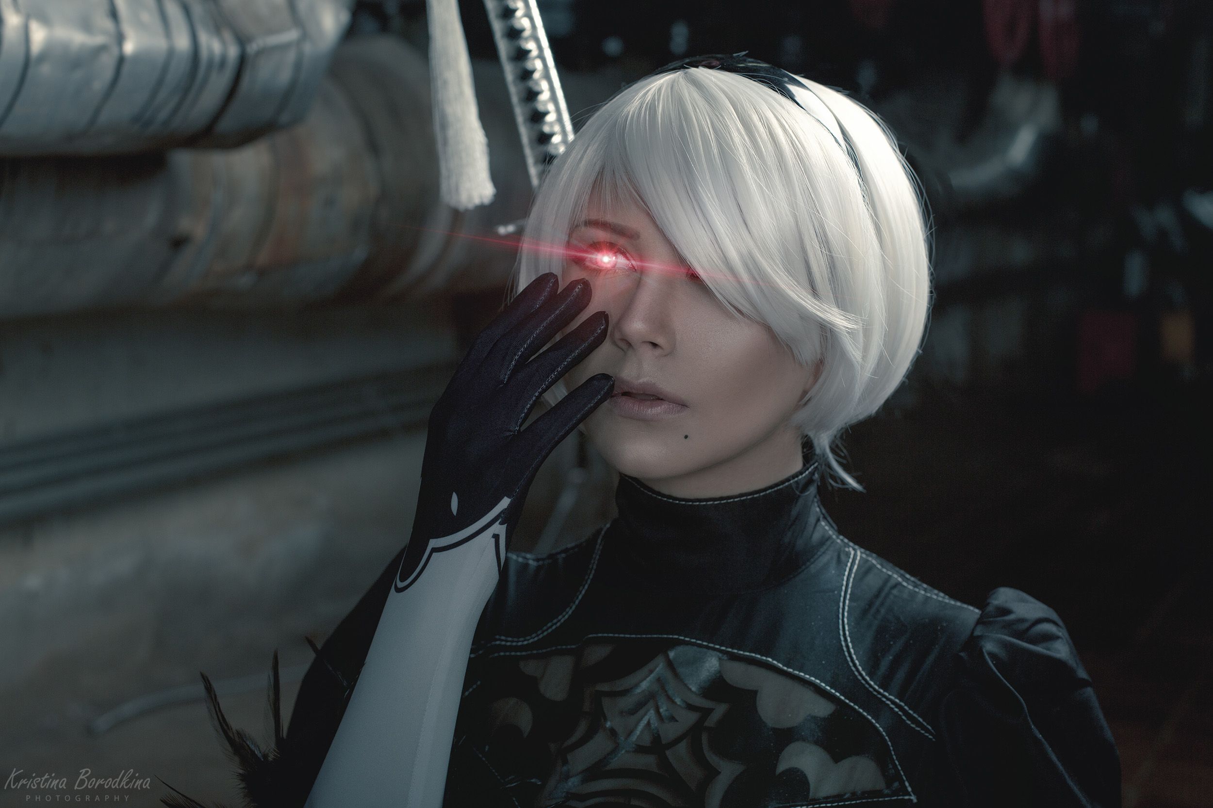 Косплей на 2B из NieR: Automata. Косплеер: Вера OICHI Андреева. Фотограф: Кристина Бородкина. Источник: vk.com/oichidream