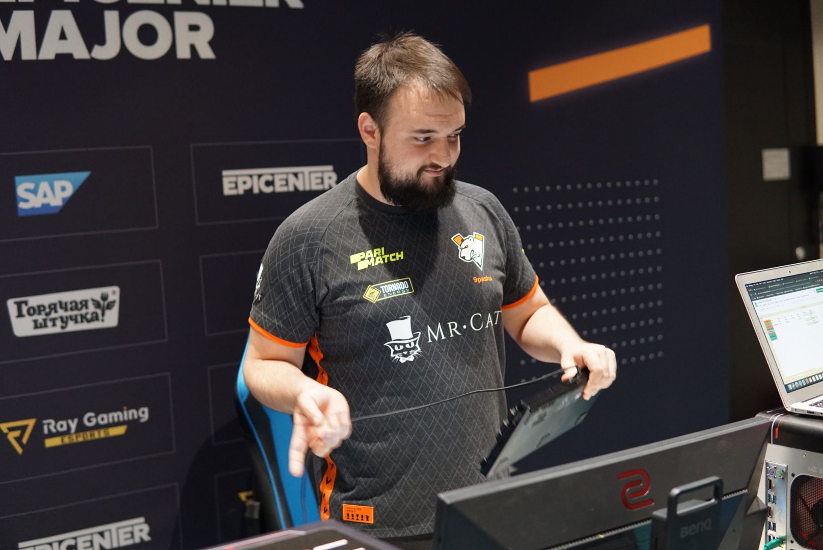 Virtus.pro на EPICENTER Major. Фото: instagram.com/cyber_ru/