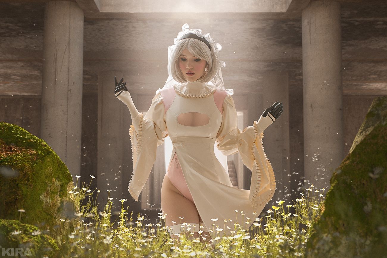 2B в откровенном свадебном платье. Фэндом: NieR: Automata. Модель: Лада Люмос. Фотограф: Кира Митенкова. KIRA photoarts. Источник: vk.com/kmitenkova_photoarts