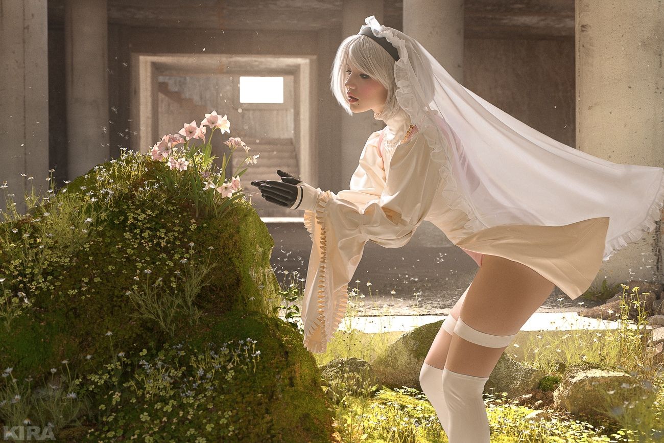 2B в откровенном свадебном платье. Фэндом: NieR: Automata. Модель: Лада Люмос. Фотограф: Кира Митенкова. KIRA photoarts. Источник: vk.com/kmitenkova_photoarts