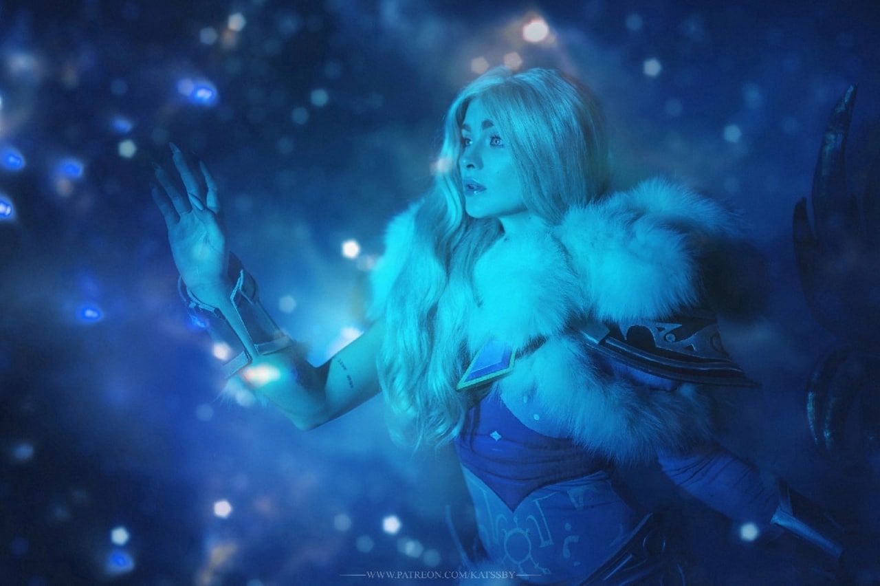 Косплей на Crystal Maiden из Dota 2. Косплеер: София Летяго. Фотограф: islen. Источник: vk.com/sansreve