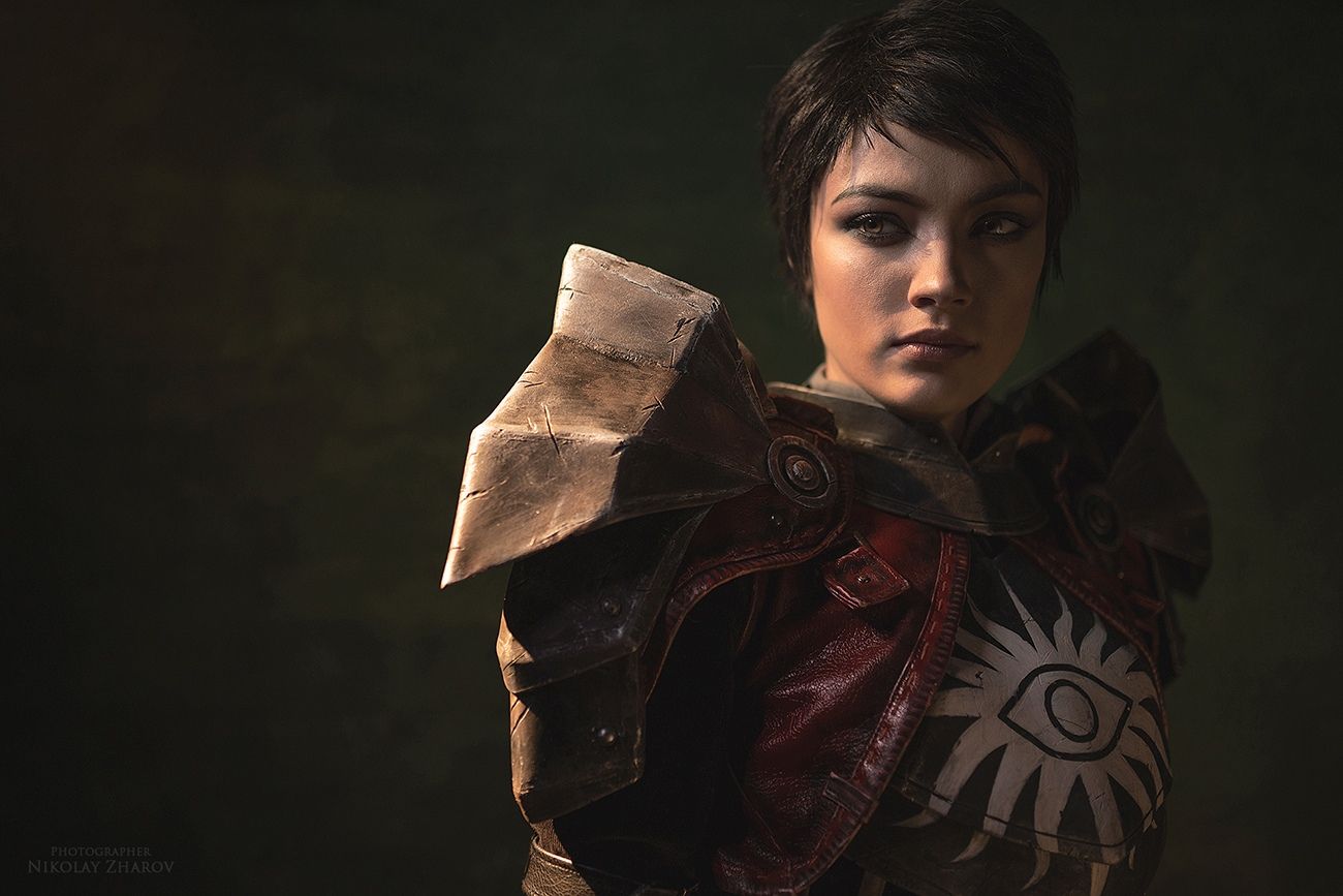 Косплей на Кассандру Пентагаст из Dragon Age II. Косплеер: Dark Incognito. Фотограф: Николай Жаров. Источник: vk.com/nikolay_photogroup