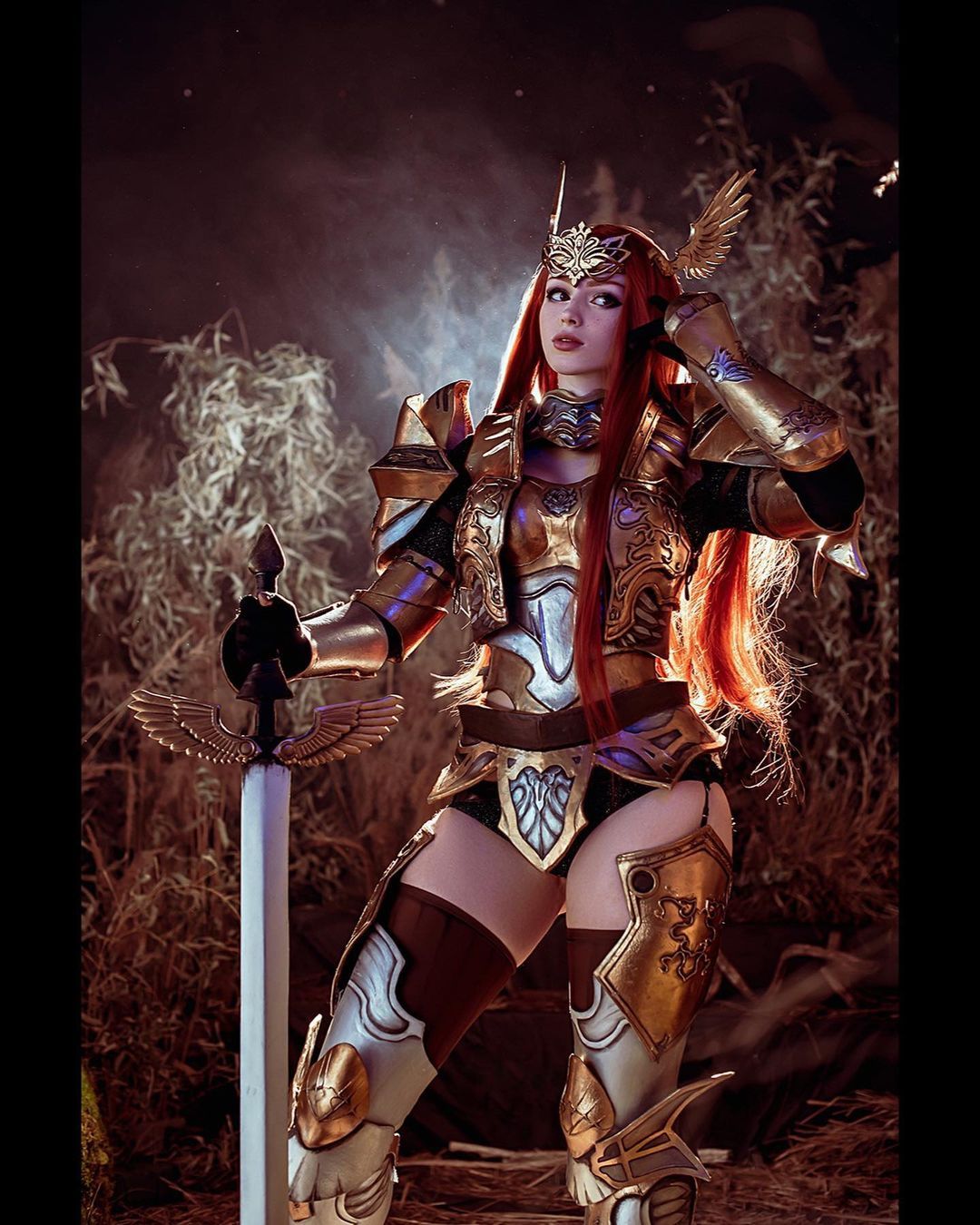 Косплей на персонажа Lineage II в сете ИК (Imperial Crusader Set). Косплеер: Мария Lady Melamory Давыдова.