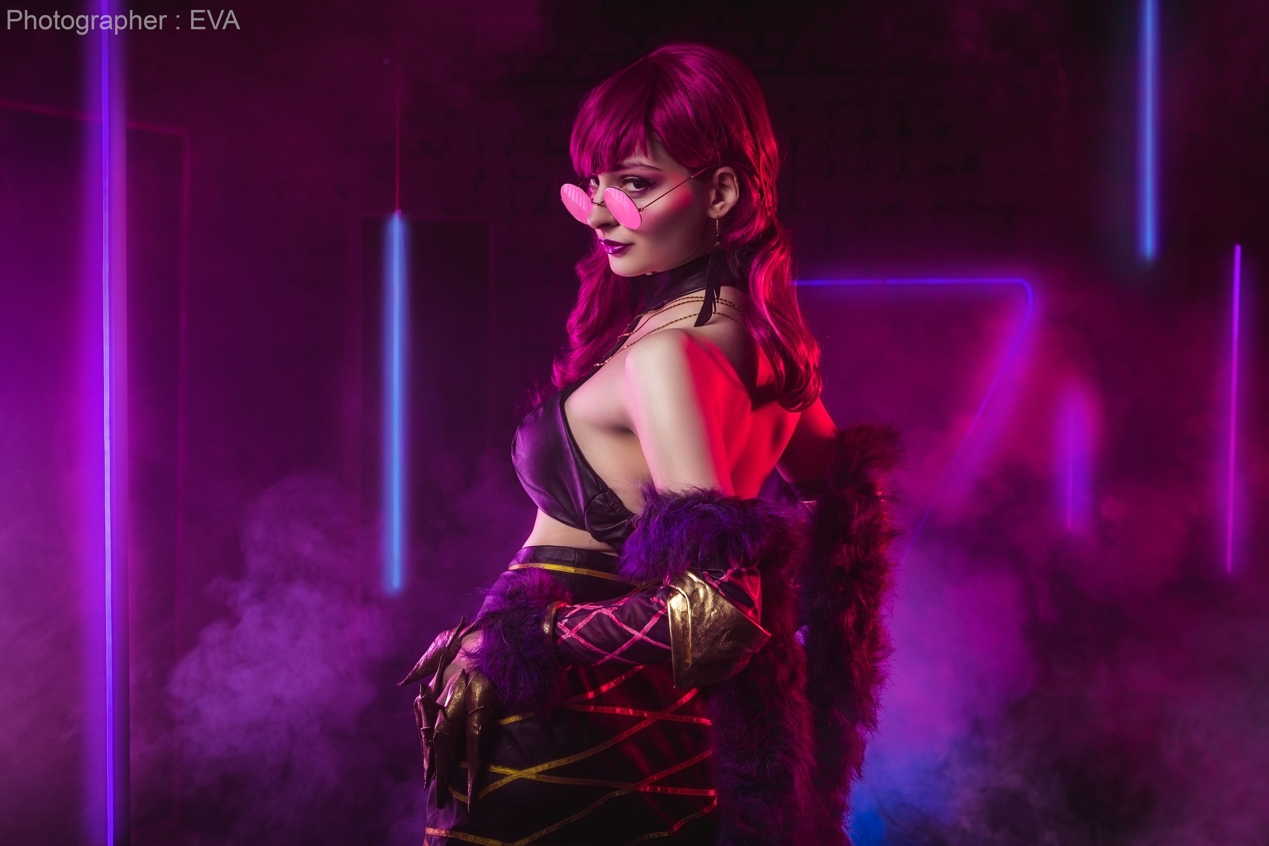 Косплей на Evelynn из K/DA. Фотограф: Ева Давыдова. Косплеер: Дарья Химэ. Источник: vk.com/eva_cosplay_photo